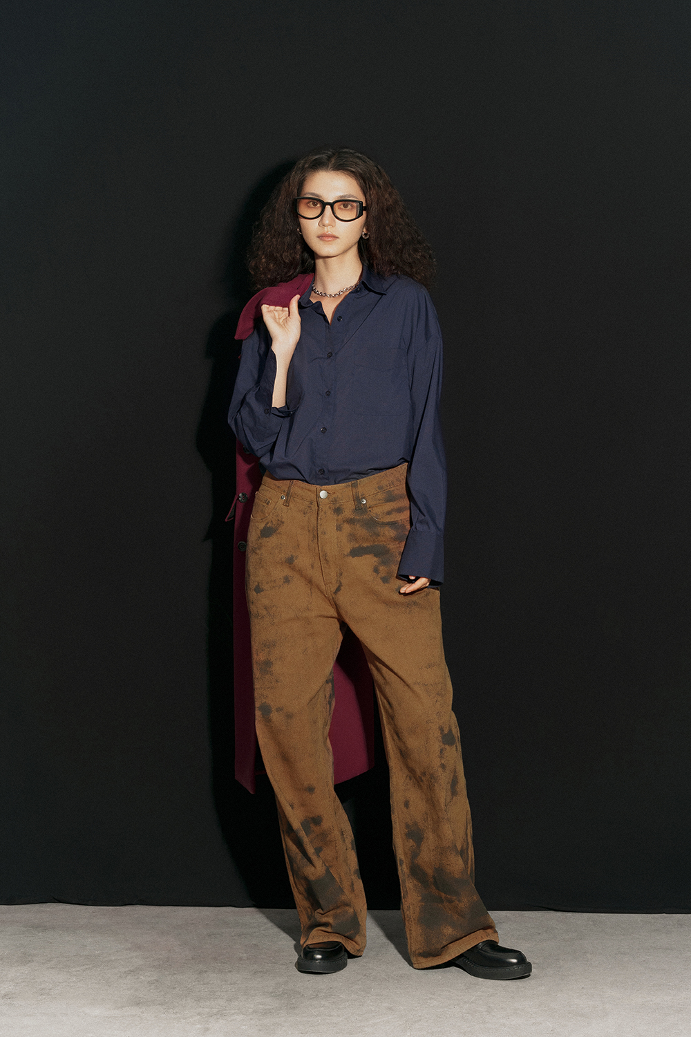 MUD WASHED JEANS | BROWN
