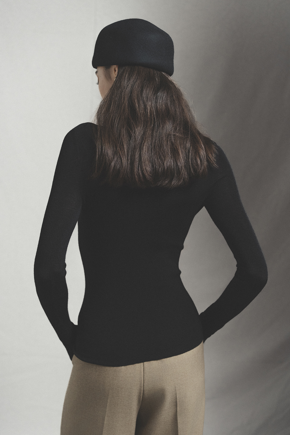 LORA SWEATER | BLACK